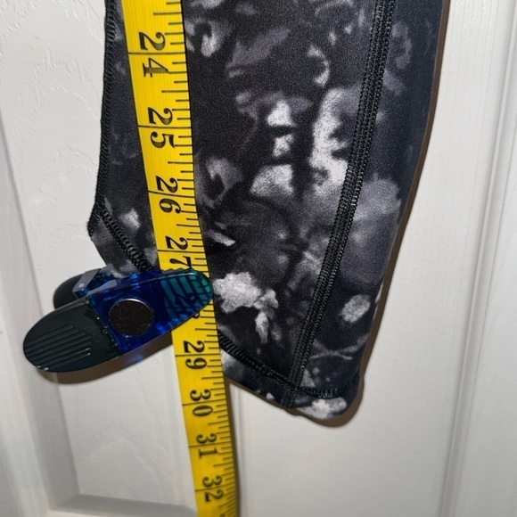 Lululemon Grey and Black Activewear Leggings Pants with Mesh Ruching Size 6 - Picture 7 of 7